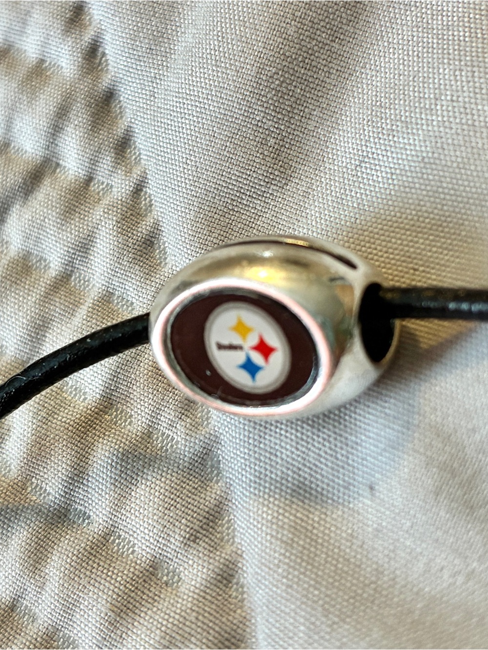 Pittsburgh Steelers AVON Bead Necklace - Picture 6 of 6